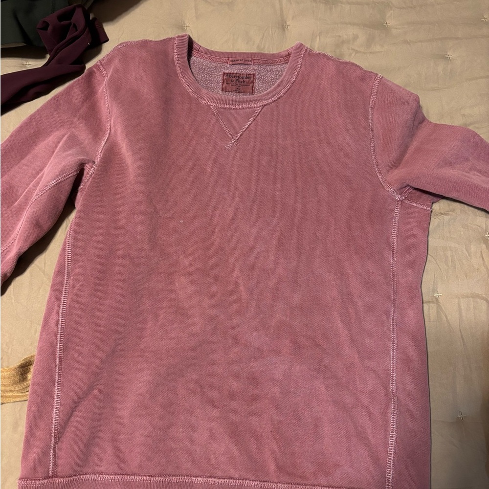 Abercrombie & Fitch women’s Dusty Pink Crewneck Sweater